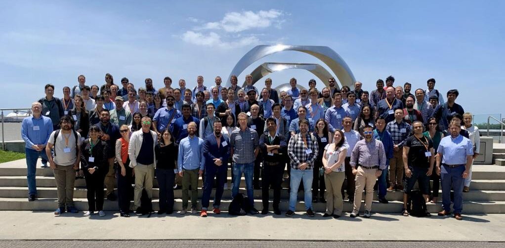 120 Members of the Quantum Science Center gathered outside for a group photo